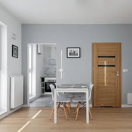 Panoramic View West Apartment *